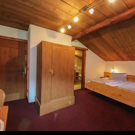 Hochwart Hof Bed & Breakfast